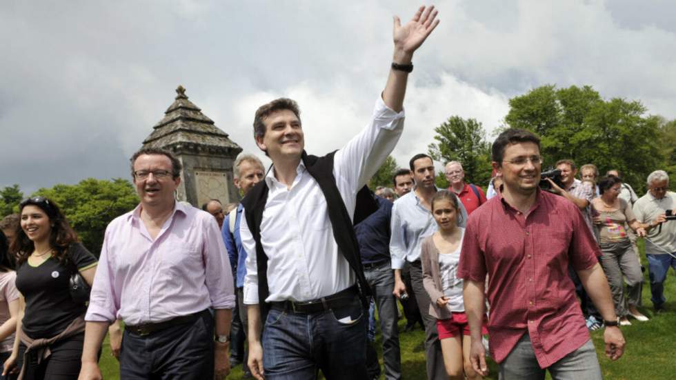 À La Rochelle, les "frondeurs" du PS cherchent à rallier Montebourg à la primaire