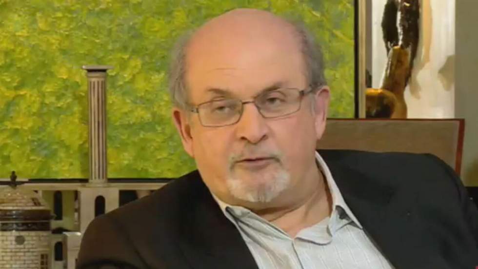 Salman Rushdie : "Je méprise le burkini, mais il ne regarde pas la police"