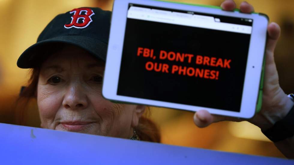 Un chercheur réussit là ou le FBI a échoué : pirater le même iPhone que celui du tueur de San Bernardino