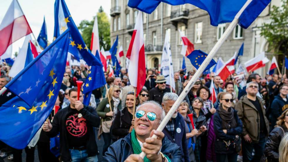 Près de 30 000 personnes ont manifesté à Varsovie contre le gouvernement polonais