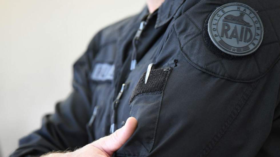 Un septuagénaire ouvre le feu dans un supermarché des Yvelines : deux blessés graves Un septuagénaire ouvre le feu dans un supermarché des Yvelines : deux blessés graves