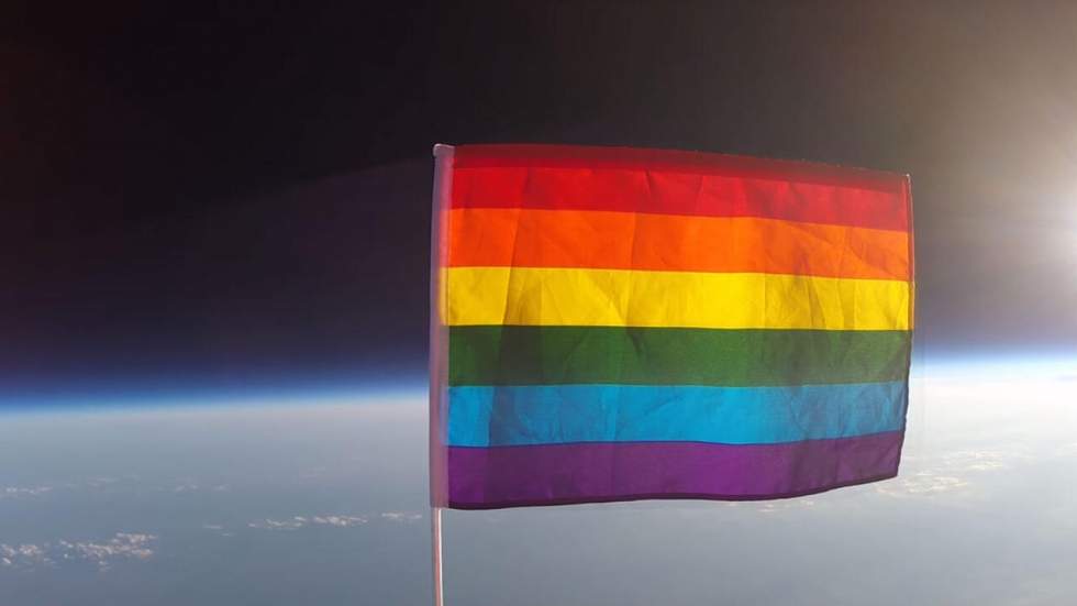 Pour la première fois, un drapeau LGBT a flotté dans l'espace