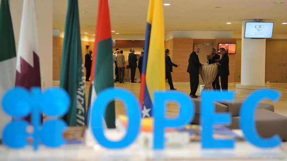 L'Arabie saoudite lâche du lest sur la production de pétrole pour "resouder l'Opep"