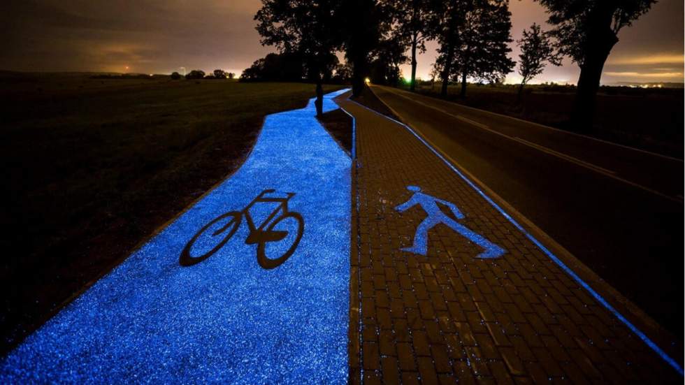 En Pologne, on peut rouler sur une piste cyclable fluorescente