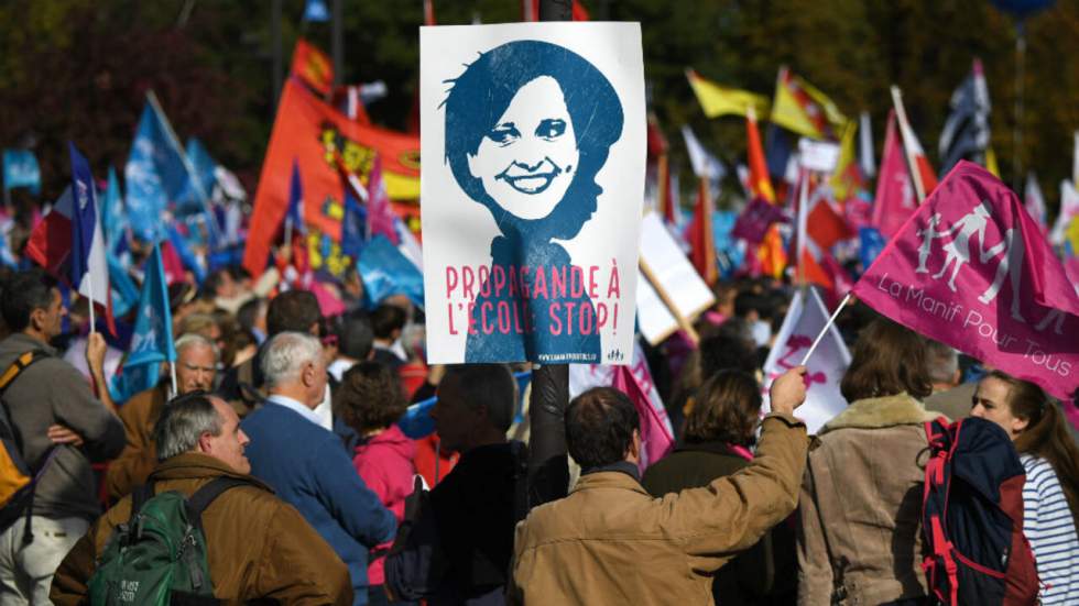 La Manif pour tous : nouveau défilé à Paris pour tenter de peser sur la présidentielle La Manif pour tous : nouveau défilé à Paris pour tenter de peser sur la présidentielle