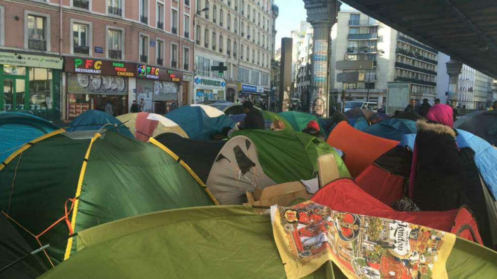 Après Calais, quel avenir pour les "mini-jungles" de Paris ?