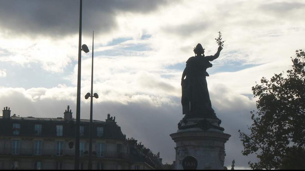 Vidéo : à Paris, dans les quartiers frappés le 13-Novembre, la vie reprend doucement son cours Vidéo : à Paris, dans les quartiers frappés le 13-Novembre, la vie reprend doucement son cours