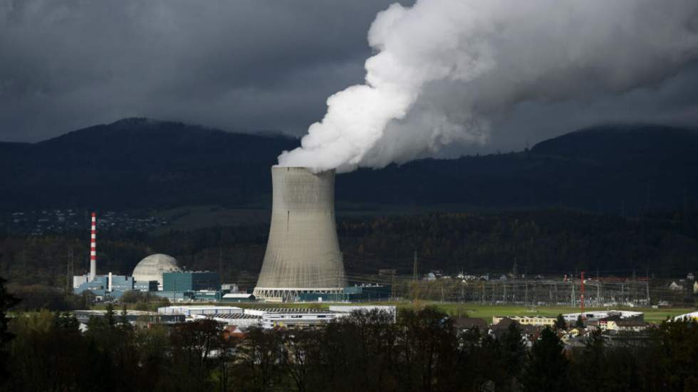 Les Suisses votent contre une sortie accélérée du nucléaire Les Suisses votent contre une sortie accélérée du nucléaire