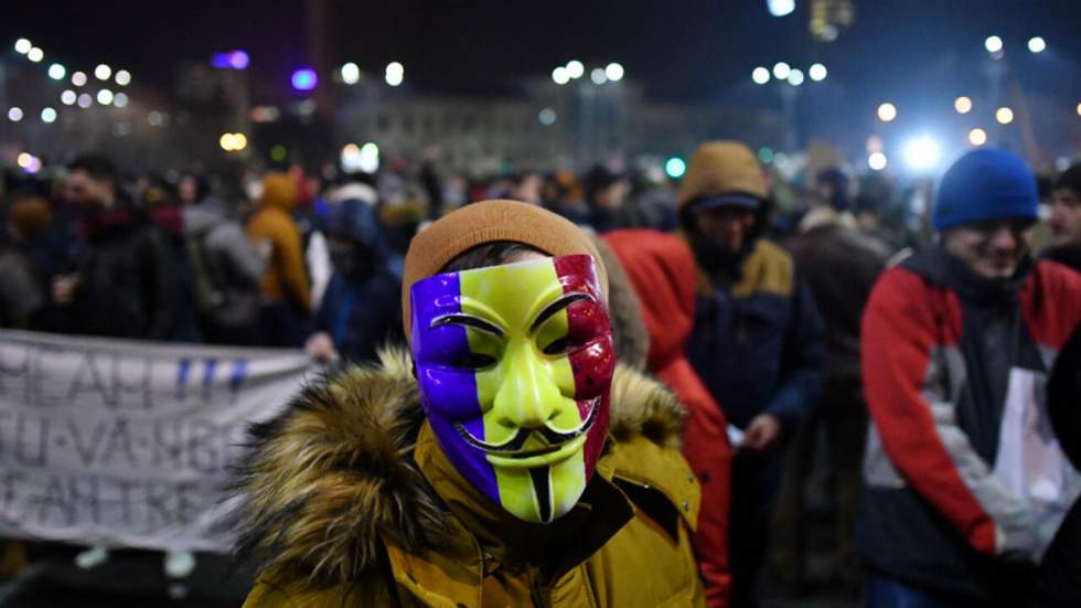 Loi anti-corruption : le gouvernement roumain ne cède pas face aux milliers de manifestants