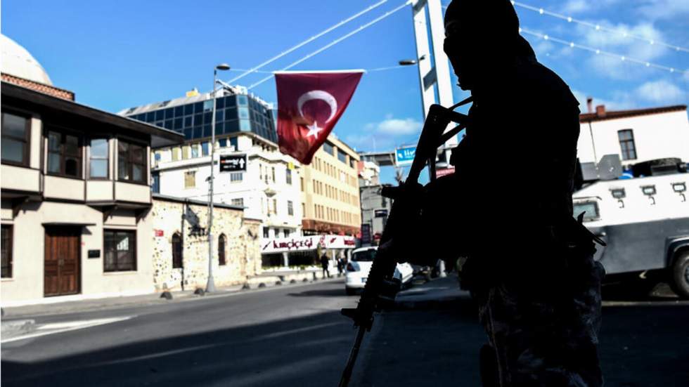 Turquie: arrestation d'environ 400 membres présumés du groupe État islamique dans tout le pays