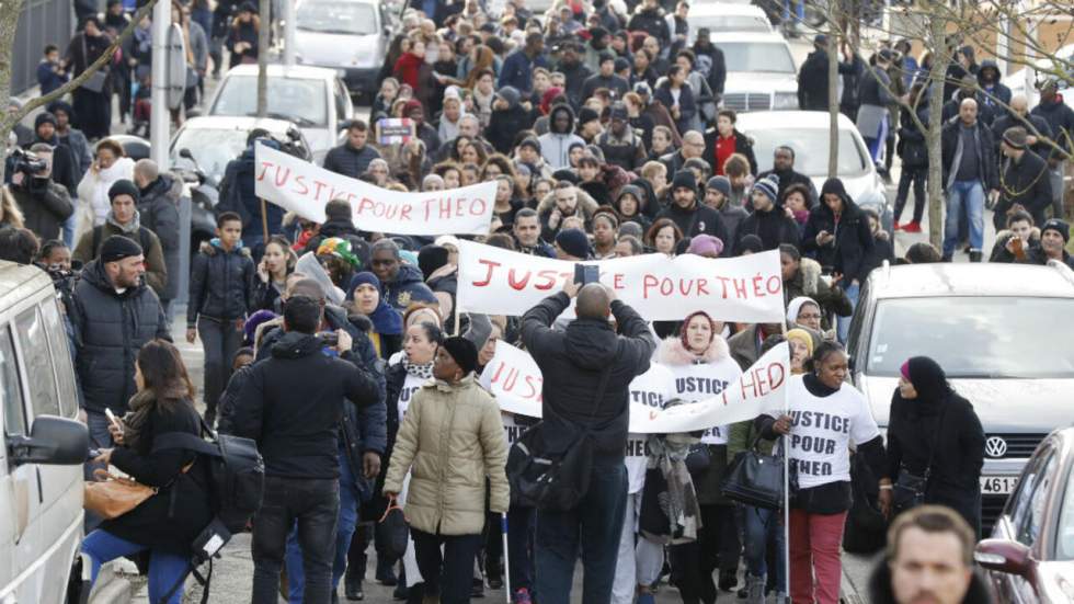 Des centaines de manifestants réclament justice pour Théo à Aulnay-sous-Bois