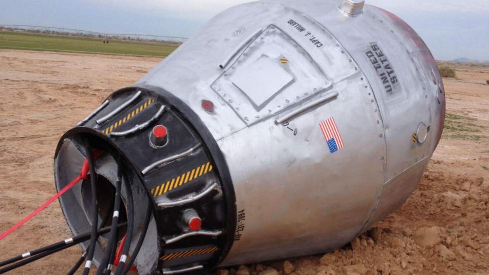 Mais à qui appartient cette (fausse) capsule spatiale échouée dans le désert de l'Arizona ? Mais à qui appartient cette (fausse) capsule spatiale échouée dans le désert de l'Arizona ?