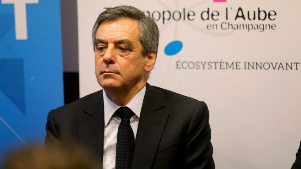Le maintien de l'enquête du parquet financier menace toujours la candidature Fillon