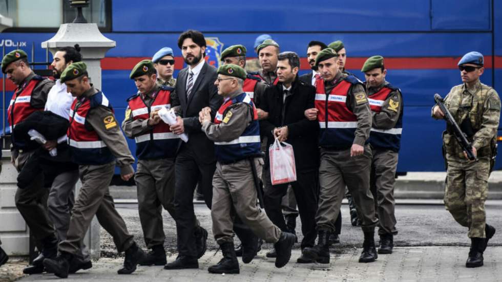 Turquie : 47 personnes comparaissent pour avoir tenté de tuer Erdogan Turquie : 47 personnes comparaissent pour avoir tenté de tuer Erdogan