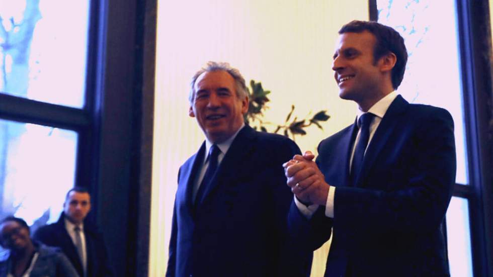 Présidentielle 2017 : Bayrou promet de "tout faire pour aider" Macron