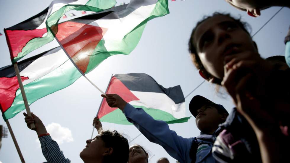 Plus de 150 parlementaires français demandent à François Hollande de reconnaître l'État de Palestine Plus de 150 parlementaires français demandent à François Hollande de reconnaître l'État de Palestine