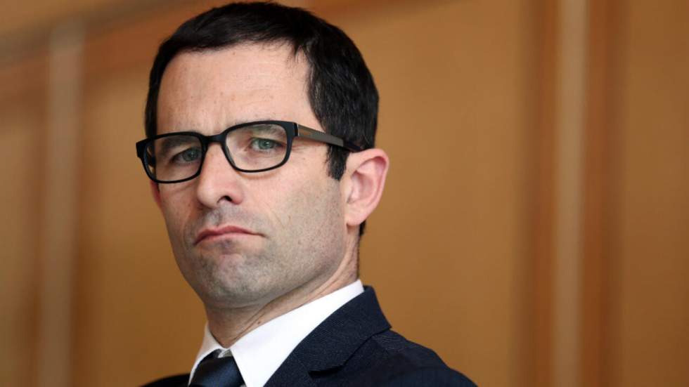 Entre les doutes des "vallsistes" et le rejet de Mélenchon, la campagne de Hamon chahutée