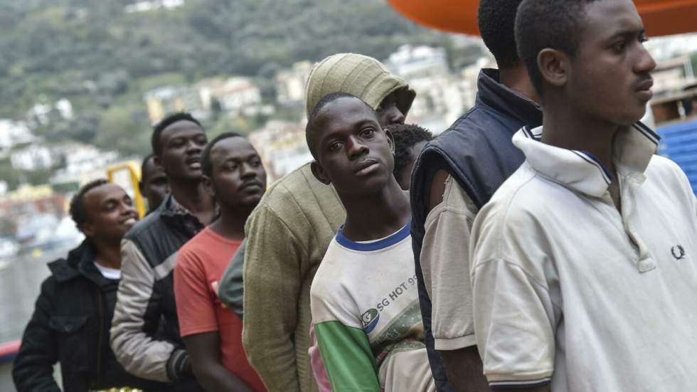France : des "couloirs humanitaires" pour sauver les migrants des "traversées de la mort" France : des "couloirs humanitaires" pour sauver les migrants des "traversées de la mort"