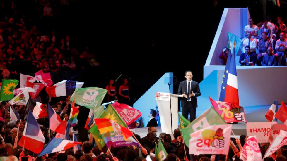 À Bercy, Hamon et le PS voient grand pour relancer la campagne