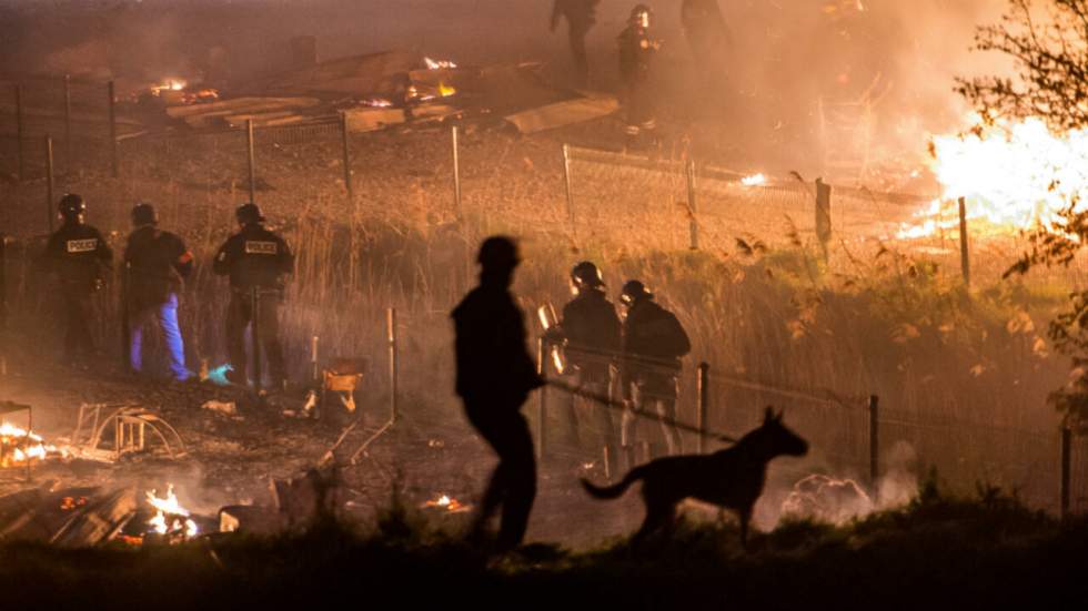 Le camp de migrants de Grande-Synthe détruit par un gigantesque incendie