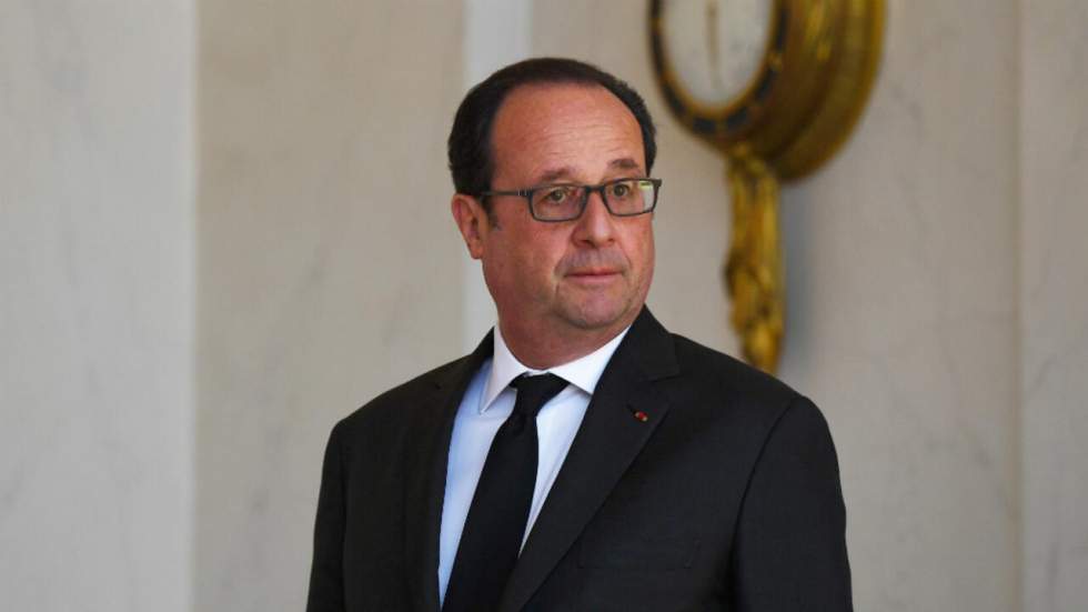 Présidentielle : Hollande rompt le silence et met en garde contre Mélenchon