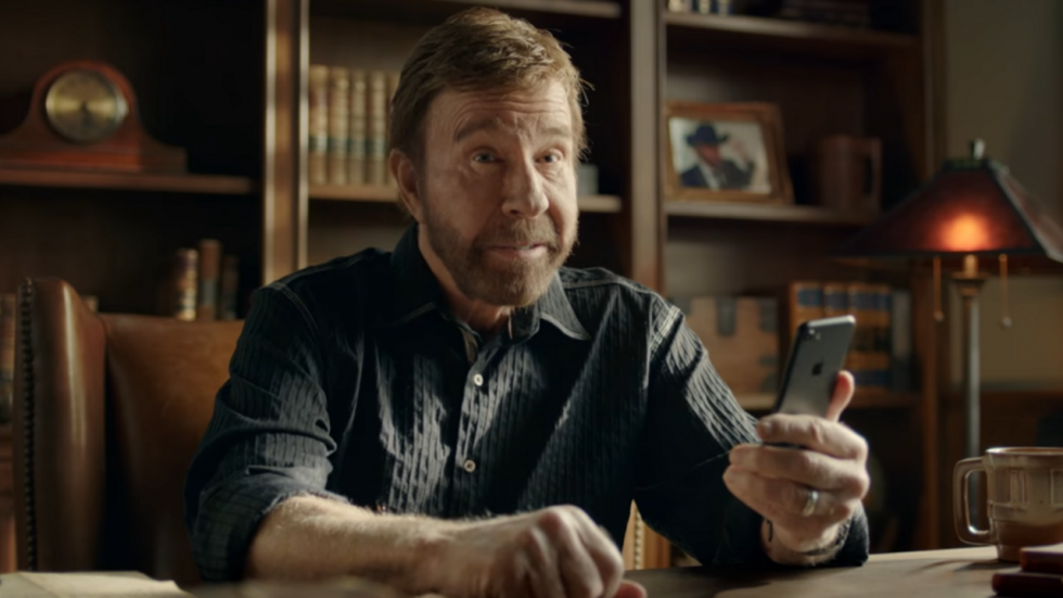 Chuck Norris n'achète pas de jeux vidéo, il a le sien