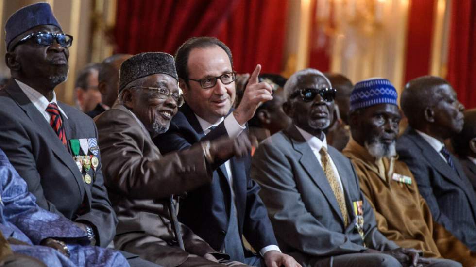 François Hollande naturalise 28 tirailleurs sénégalais : "Il était plus que temps"