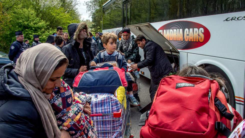 Fin de l'évacuation des migrants de Grande-Synthe vers des centres d'accueil