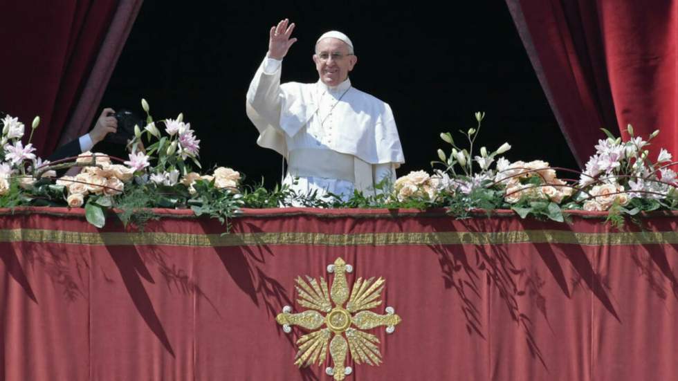 Messe de Pâques : le pape appelle à la paix en Syrie, où règnent "horreur et mort"