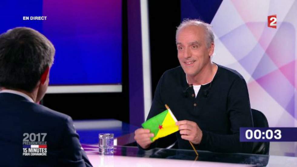 Ces objets que les candidats à la présidentielle ont apportés (ou non) à l'émission "15 minutes pour convaincre"