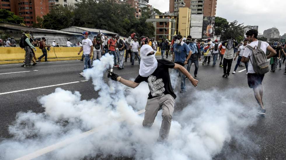 Venezuela : l'opposition continue de défier Maduro dans les rues de Caracas Venezuela : l'opposition continue de défier Maduro dans les rues de Caracas