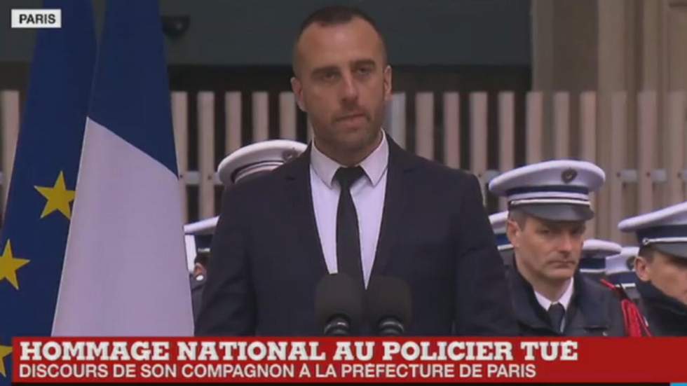Policier tué sur les Champs-Élysées : l'émouvant discours de son conjoint Policier tué sur les Champs-Élysées : l'émouvant discours de son conjoint
