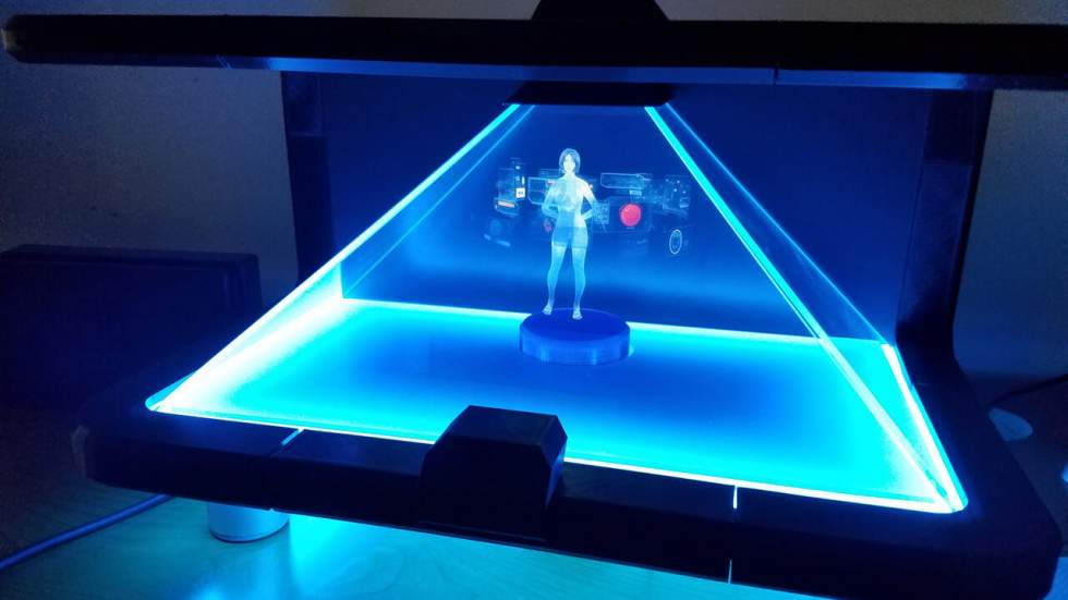 Un amateur a créé un hologramme fonctionnel et animé de Cortana, l'IA de Microsoft