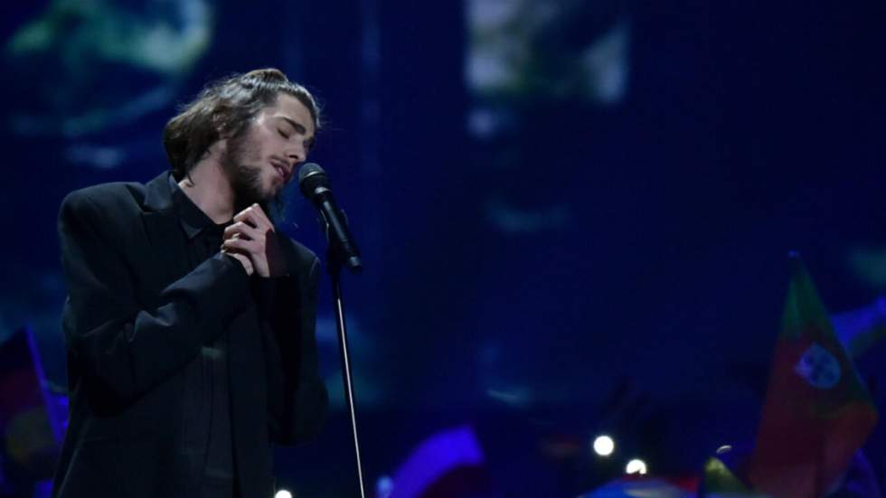 Le crooner Salvador Sobral offre au Portugal sa première victoire à l'Eurovision