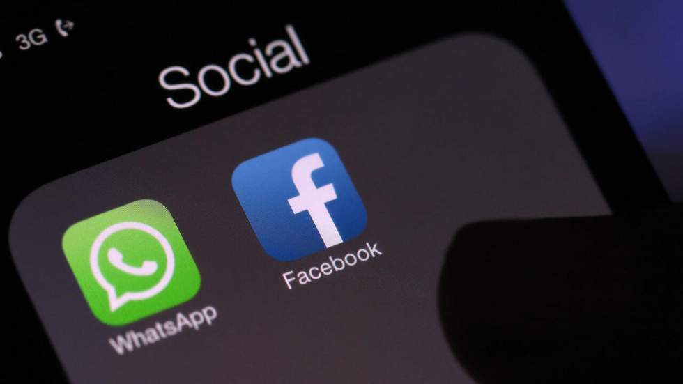 L’Union européenne inflige une amende de 122 millions de dollars à Facebook pour le rachat de WhatsApp