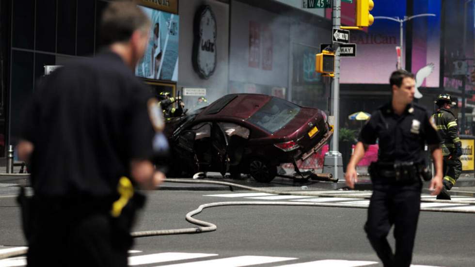 New York : une voiture fauche des piétons à Times Square, un mort et des dizaines de blessés