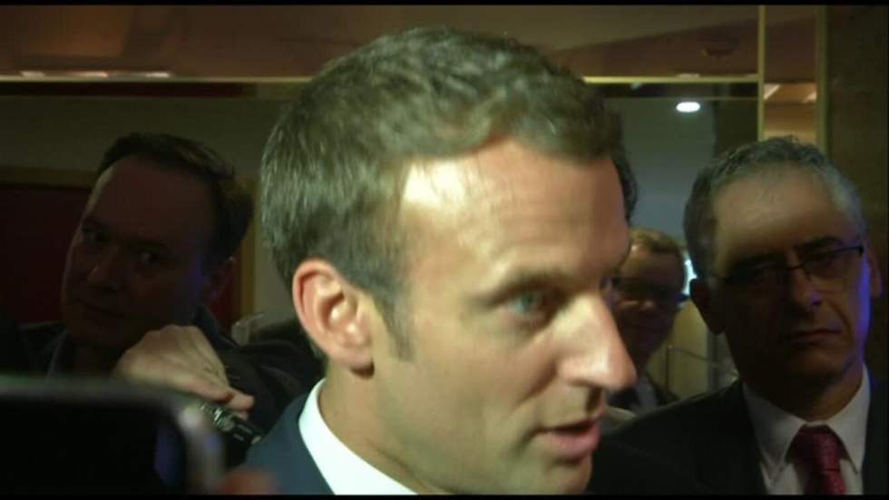 Thomas Pesquet et Oleg Novitski ont atterri après six mois passés dans l'espace Thomas Pesquet et Oleg Novitski ont atterri après six mois passés dans l'espace
