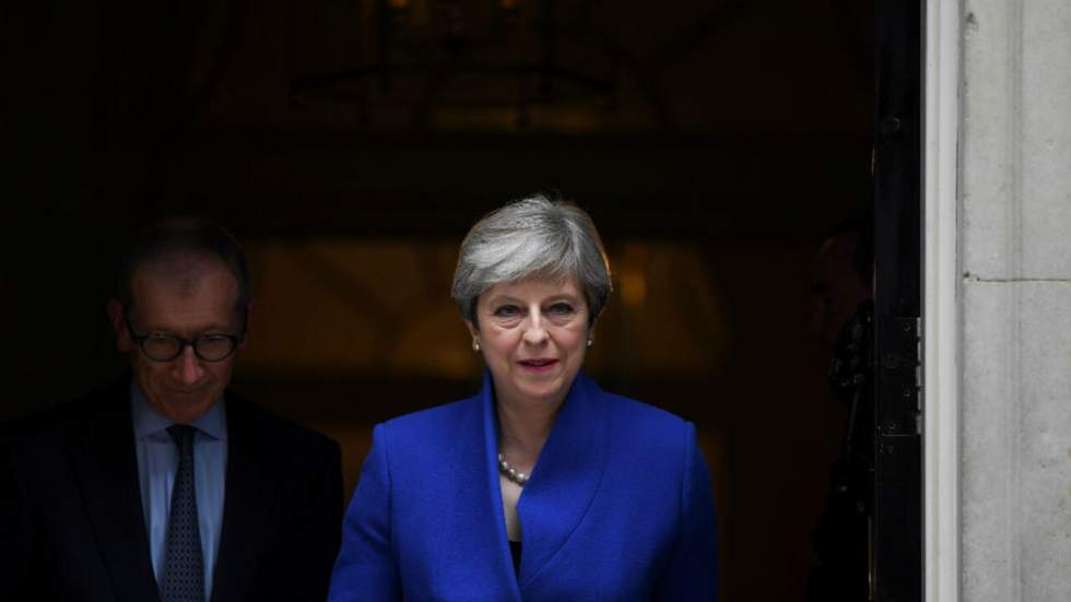 Theresa May prête à former un nouveau gouvernement et annonce qu'elle "mènera à bien le Brexit" Theresa May prête à former un nouveau gouvernement et annonce qu'elle "mènera à bien le Brexit"