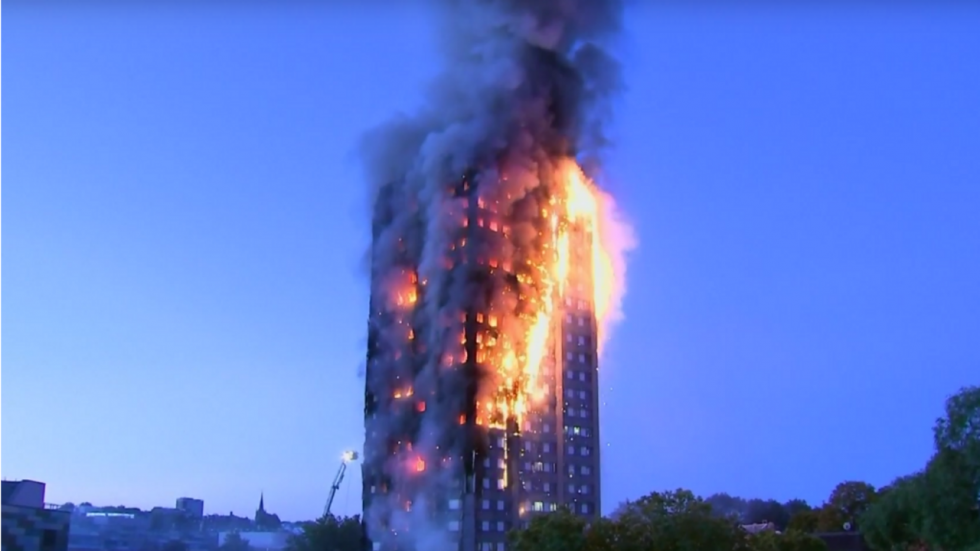 Vidéo : le gigantesque incendie d'une tour à Londres