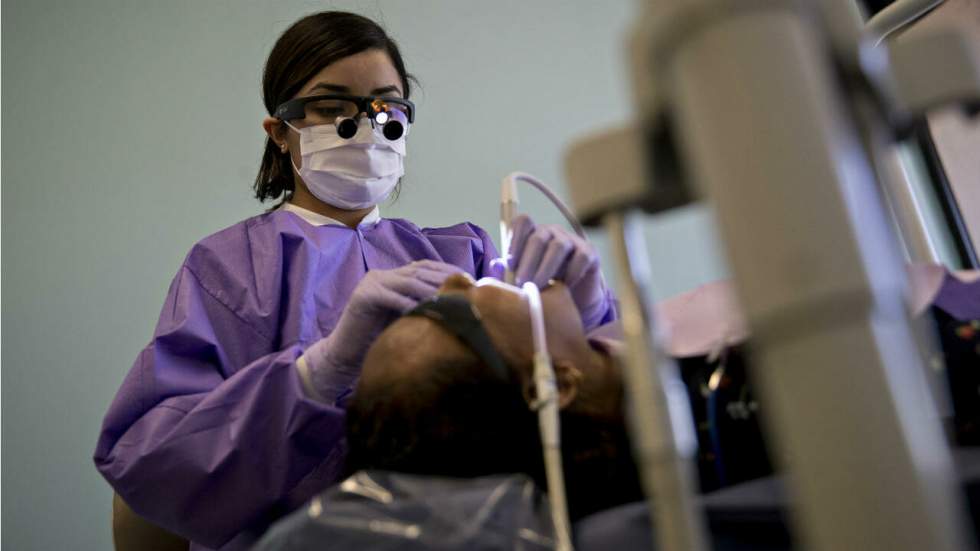 Chez le dentiste, un casque de réalité virtuelle pourrait aider à atténuer la douleur