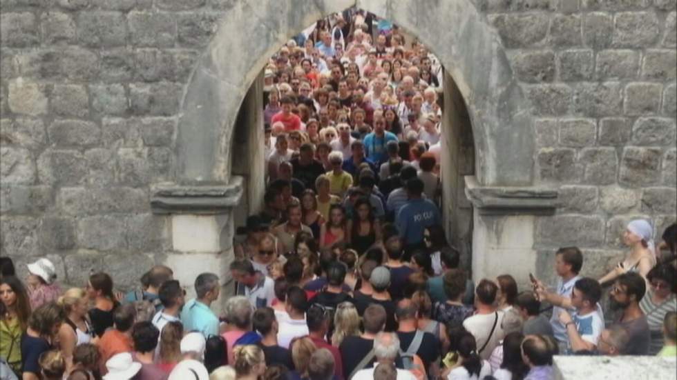 Croatie : Dubrovnik, perle de l'Adriatique, étouffe sous le poids du tourisme