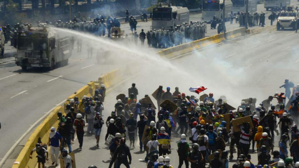 Plus de 100 morts depuis le début des manifestations au Venezuela Plus de 100 morts depuis le début des manifestations au Venezuela