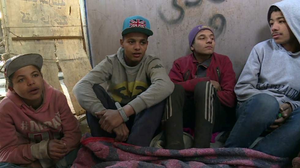 Vidéo : au Caire, avec les enfants des rues livrés à eux-mêmes Vidéo : au Caire, avec les enfants des rues livrés à eux-mêmes