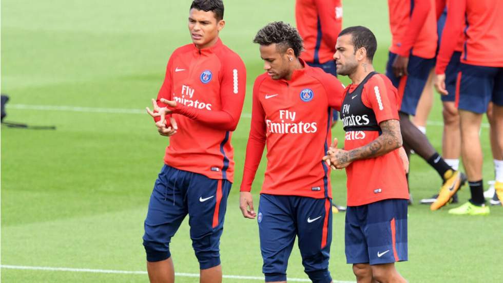 Football : Neymar, nouvelle star du PSG, autorisé à jouer dimanche contre Guingamp