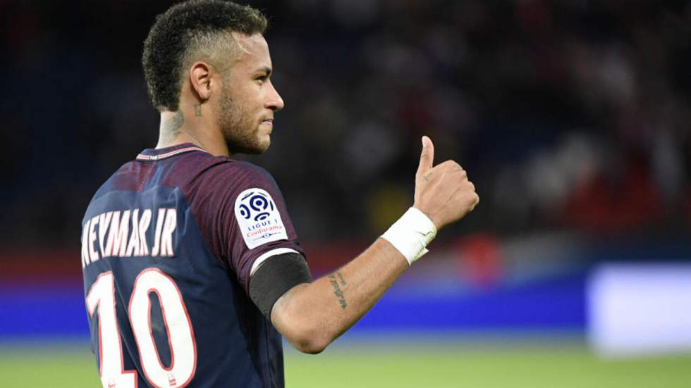 Foot européen : Neymar électrise le PSG, émotion à Barcelone