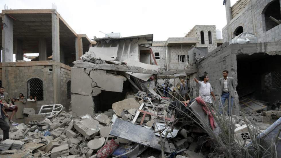 Yémen : un hôtel proche de Sanaa touché par des raids de la coalition arabe Yémen : un hôtel proche de Sanaa touché par des raids de la coalition arabe