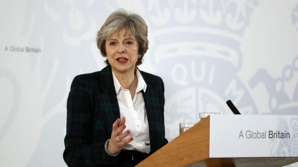 Brexit : Theresa May adoucit son discours mais Bruxelles reste ferme