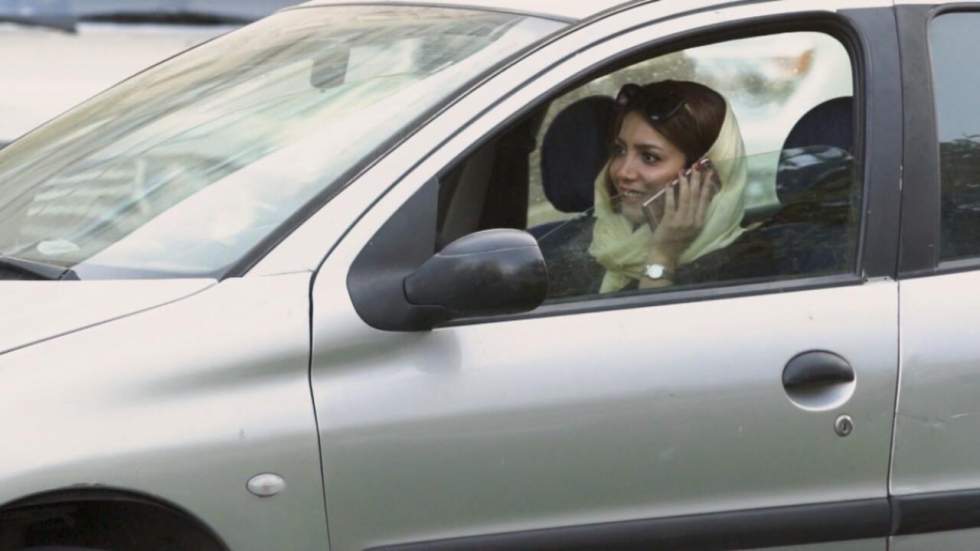 Iran : le voile au volant fait débat Iran : le voile au volant fait débat