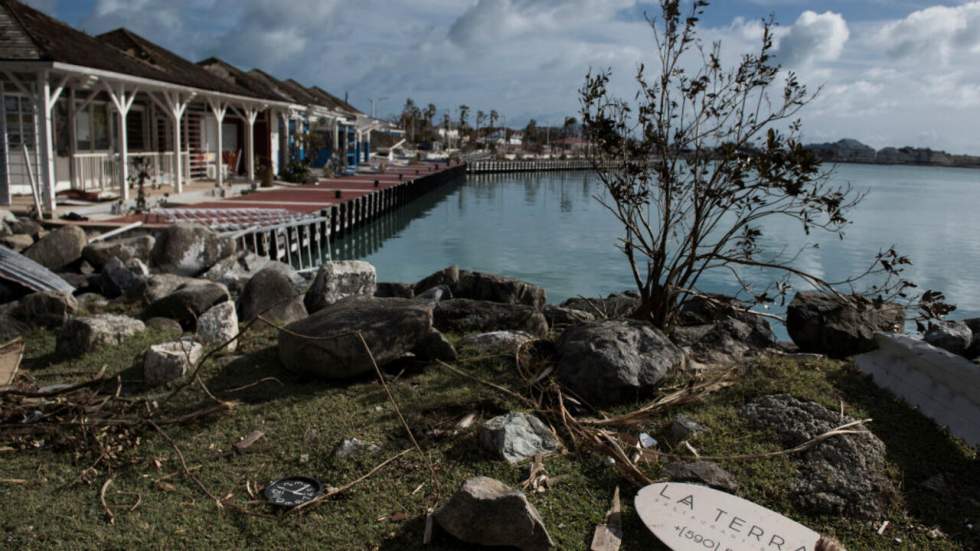 Saint-Martin et Saint-Barthélemy soufflent mais font face aux pénuries et pillages