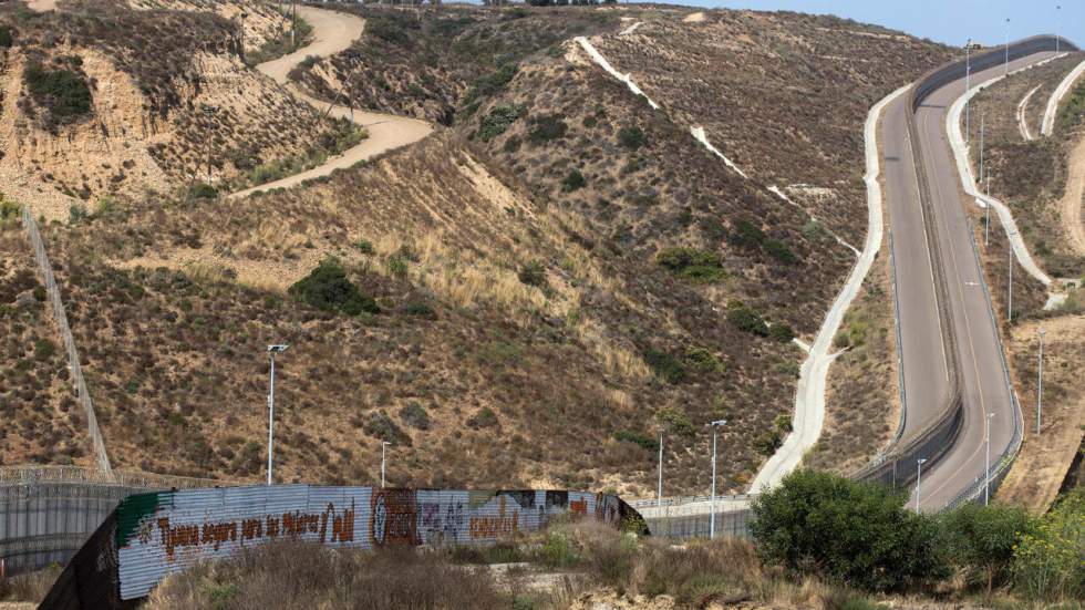 La Californie porte plainte contre l'administration Trump pour son mur anti-immigration